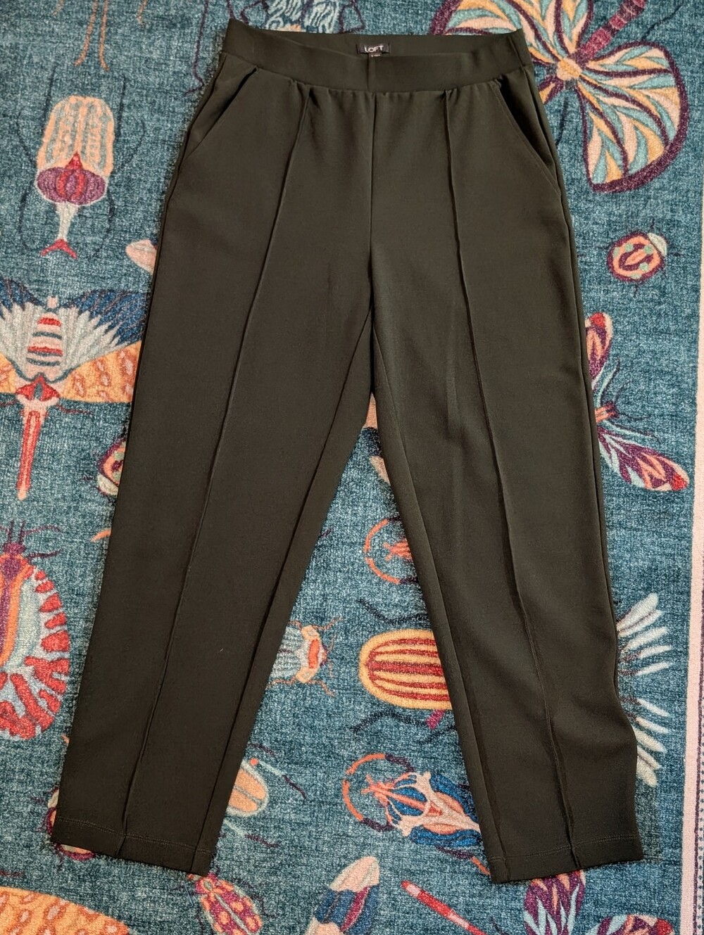 LOFT Green Pintuck Tapered Pull-on Pant
